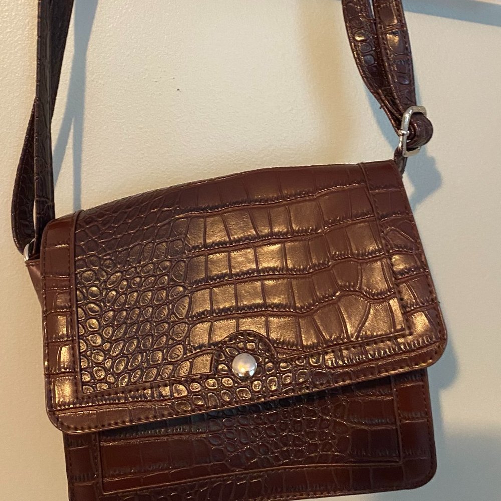 Small Maroon White Fable Cross Body Bag